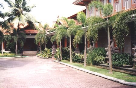 27 - Mas Village