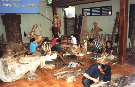 18 - Carvers