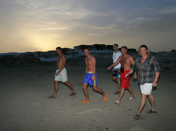 073
